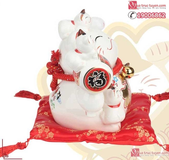 Mèo thần tài Ngũ phúc lâm môn nhìn từ trái