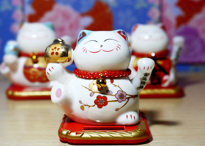 Mèo vẫy tay năng lượng mặt trời CH373