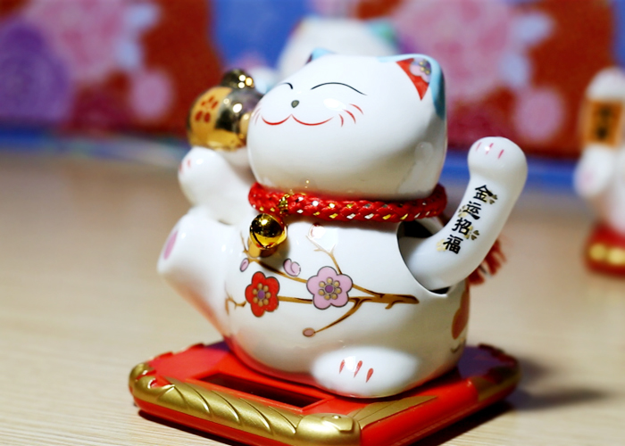 Mèo vẫy tay năng lượng mặt trời CH373