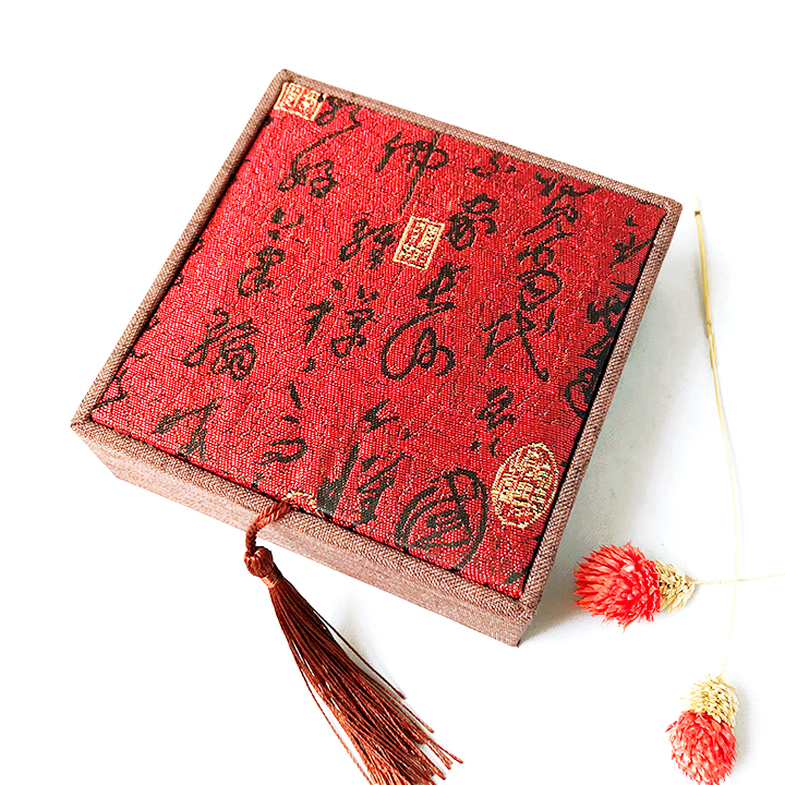 Vòng tay phong thủy đá mã não đen