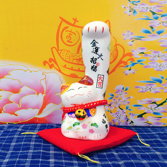 Mèo thần tài tay lớn