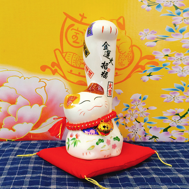Mèo thần tài tay lớn