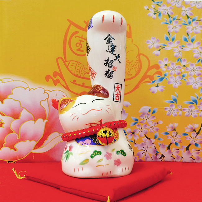 Mèo thần tài tay lớn