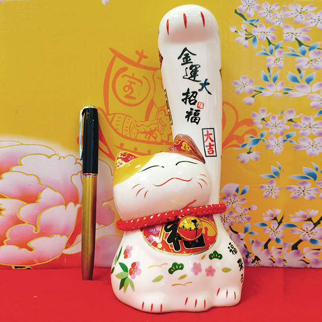 Mèo thần tài tay lớn