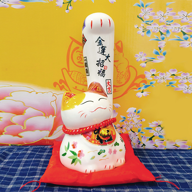 Mèo thần tài tay lớn
